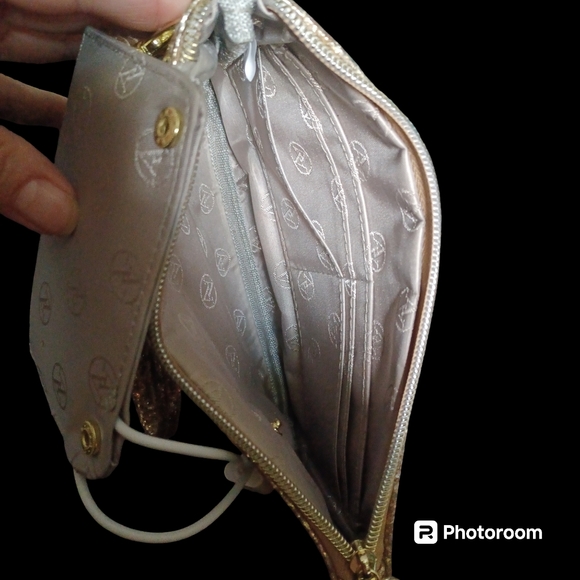 Golden Clutch/Wallet by Adrienne Vittadini - Picture 4 of 6